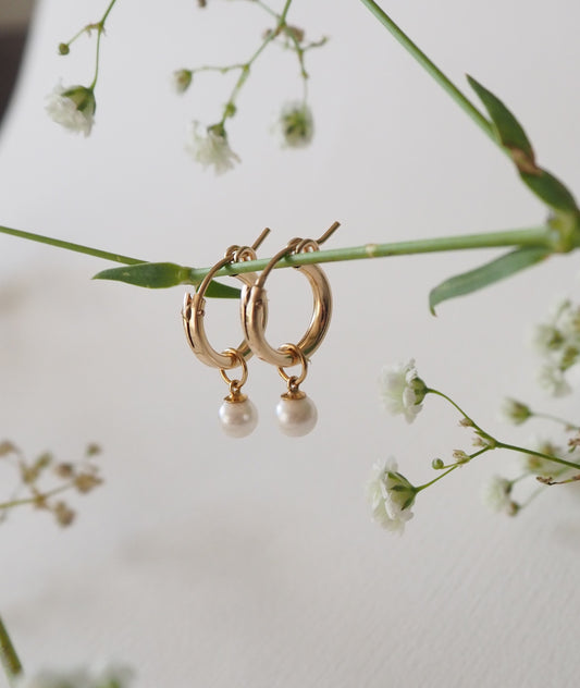 GOLD PEARL HOOP EARRINGS