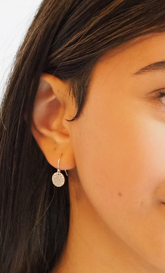 SILVER HAMMERED DISC EARRINGS